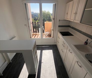 Location Appartement 2 pièces 52m² LYON 9ème - Photo 4