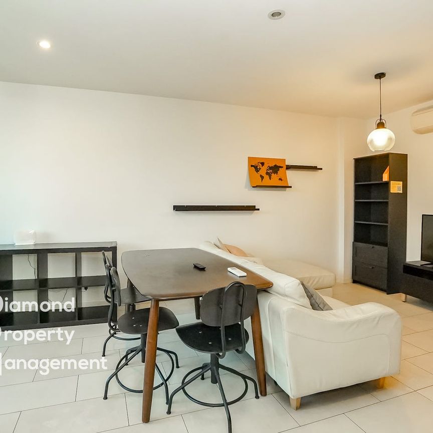 Fully Furnished 2-Bedroom Apartment in Prime South Yarra Location - Photo 1