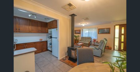 Ray White Forbes - (02) 68511411 - Photo 5