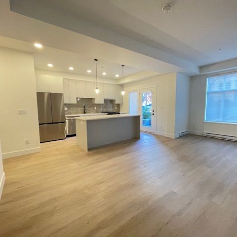 2 Storey Townhouse in South Surrey - Photo 1