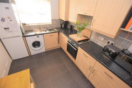 2 BED House To rent - Photo 5