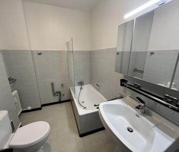 Location Appartement 1 pièce 30m² AIX LES BAINS 73100 - Photo 2
