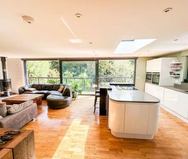 Ferry Lane, Staines, Surrey, TW19 - Photo 2