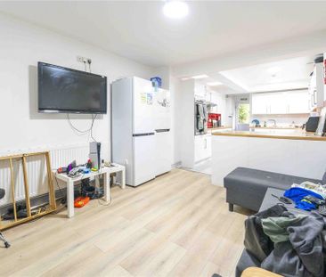 6 bedroom house to rent - Photo 2