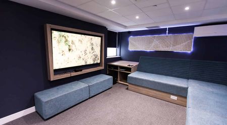 Large Studio - Photo 3