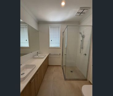 14 Acorn Way, Fraser Rise, Melbourne, VIC — Property for Lease - Photo 3