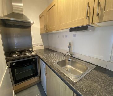 1 bedroom ground floor flat to rent - Photo 3