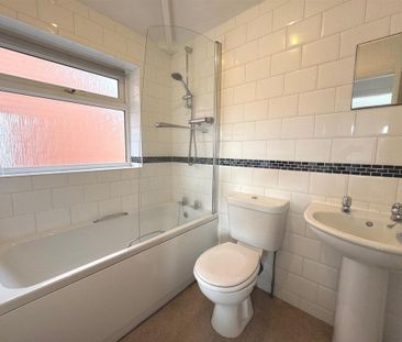 2 bedroom semi-detached house to rent - Photo 6