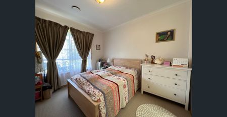 Location! Location! Don't Miss Out ! - Photo 5