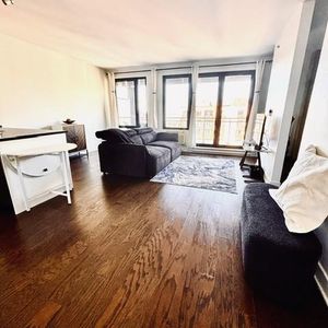 3 1/2 - Montréal (Griffintown) - 2 000 $/mois - Photo 2