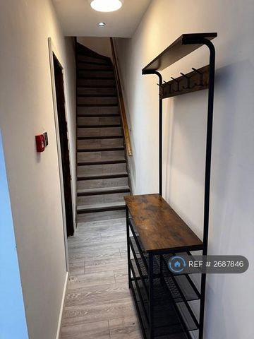 1 bedroom in a house share to rent - Photo 4