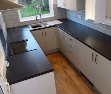 3 bedroom detached house to rent - Photo 2