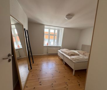 Charmerende to-plans lejlighed i livlige Aalborg - Photo 3