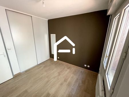 A louer : Place Lafourcade T2 de 37 m² a 642.77 € cc - Photo 2