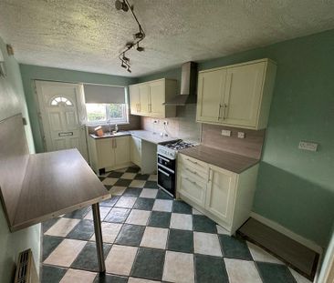 3 bedroom semi-detached house to rent - Photo 4