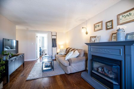 For Lease - 844 Grandview Drive, Oshawa, Ontario - Photo 3