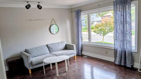 For Lease - 214 Park Lawn Road Unit# Upper, Toronto, Ontario - Photo 2