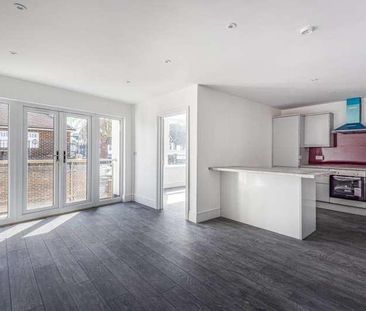 West Byfleet, Surrey, KT14 - Photo 4