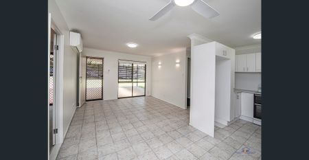 Beautifully renovated home in quiet leafy pocket of Daisy Hill - Photo 2