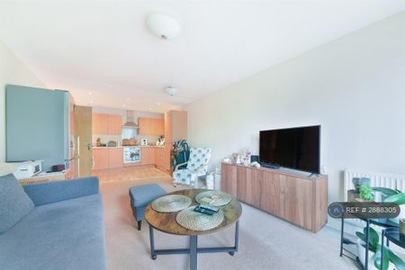2 bedroom flat to rent - Photo 2