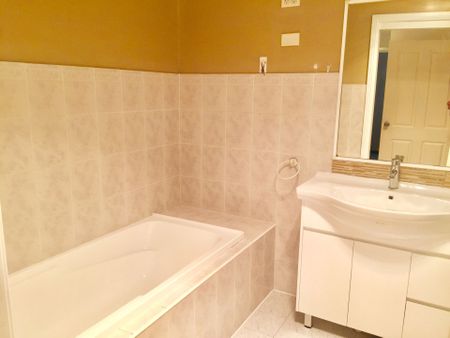 3 BEDROOM TOWNHOUSE IN CANLEY VALE - Photo 2