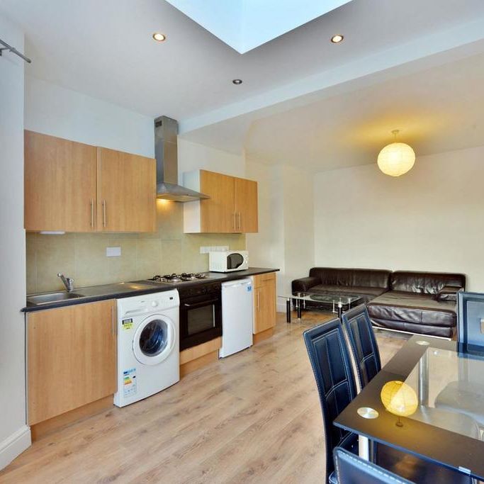 4 bedroom house to rent - Photo 1