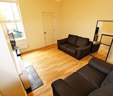 105 Rendell Street - Photo 2