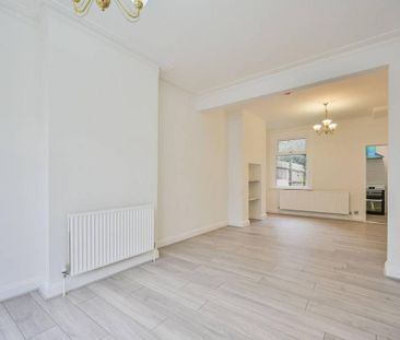 3 bedroom terraced house to rent - Photo 6