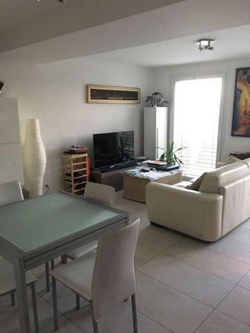 Bel appartement de 3 pièces avec grande terrasse et vue sur le lac et les Alpes - Photo 2