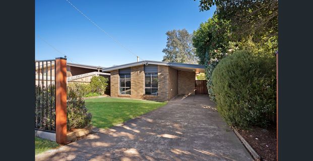 Beachside Living – Just 300m to the Foreshore! - Photo 1