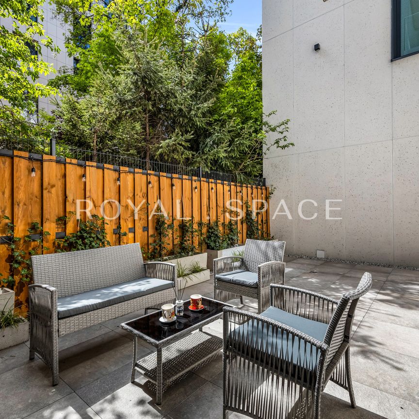 Stylowy apartament z tarasem na Emilii Plater 15! - Zdjęcie 1