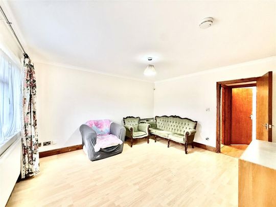 4 bedroom terraced house to rent - Photo 1