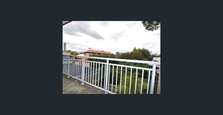 CITY FRINGE 2 STOREY TOWNHOUSE - Photo 4