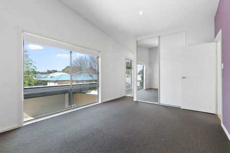 Luxury Home Opposite the Park! - Photo 5