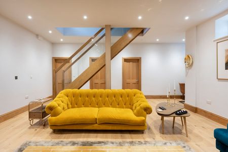 4 Bed Mews House To Rent - Photo 4