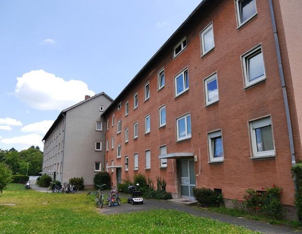 Schöne 3-Zimmer-Wohnung mit Tageslichtbad und Balkon in Hanau-Großauheim zu vermieten - Foto 1