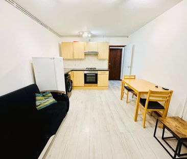 1 Bed Flat, Uxbridge Road, W12 - Photo 6