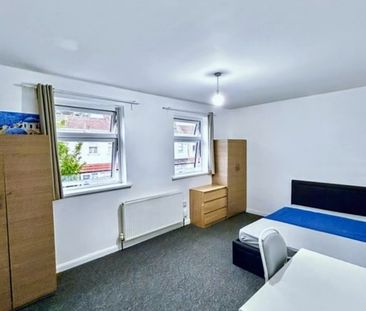 Room in a Shared House, Newham, E6 - Photo 2