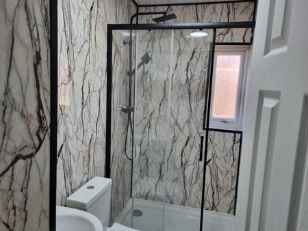 Room in a Shared House, Durham Road, E16 - Photo 4