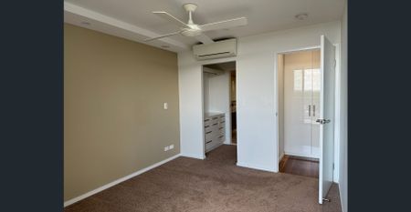 Modern 2-Bed plus 1 Study, 2-Bath Apartment in Prime Robina Location - Photo 3