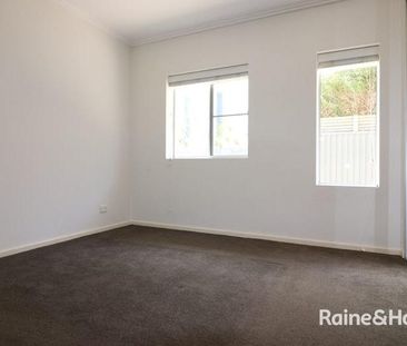 MODERN ONE BEDROOM UNIT - MOMENTS WALK TO ELOUERA BEACH - Photo 4