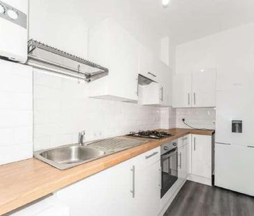North Avenue, Carshalton, SM5 - Photo 2