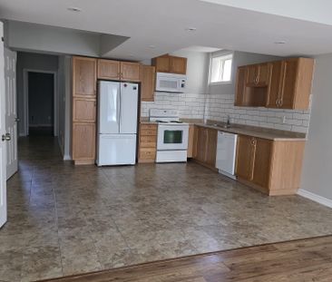 For Lease - 329 Edgehill Drive Unit# Lower, Barrie, Ontario - Photo 3