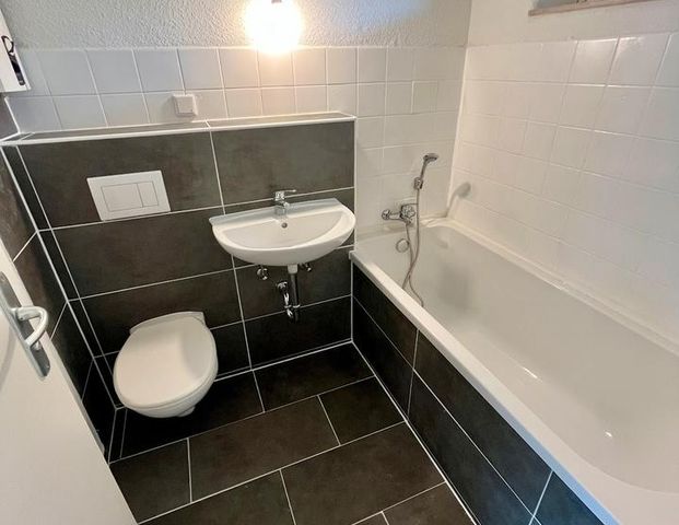 *sanierte 1-Zimmerwohnung mit Balkon und Wannenbad* - Foto 1