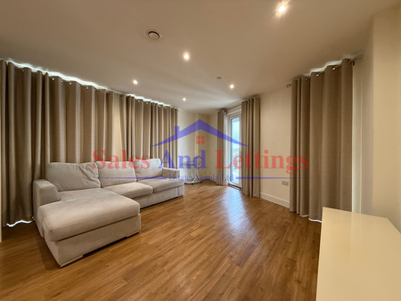 2 bedroom flat to rent - Photo 2