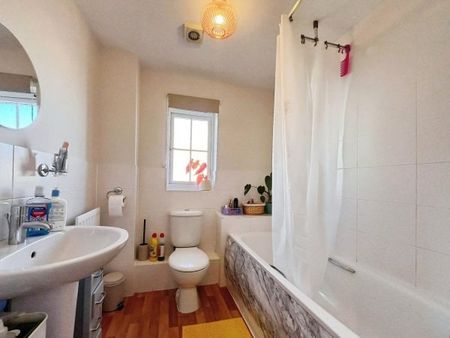 Heron Road, NR8 5FJ - Photo 4