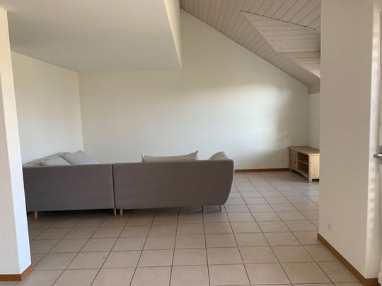 BEL APPARTEMENT DANS QUARTIER CALME AVEC BALCON - Foto 1
