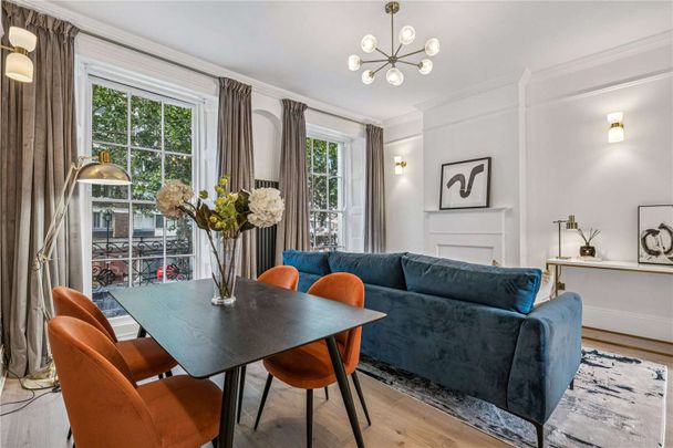 EXCLUSIVELY MANAGED BY SAVILLS. PET FRIENDLY. HMO APPROVED. A beautifully presented three bedroom apartment on Connaught Street - Photo 1