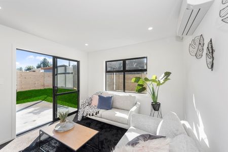 Located on Bruce Avenue, this modern two-bedroom unit offers comfortable, low-maintenance living in a fully secure setting with an automatic gate. - Photo 4