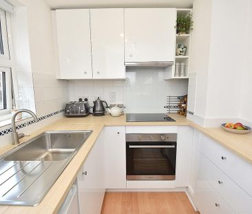 2 bedroom flat to rent - Photo 6